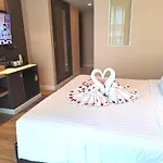 Amora Neoluxe Suites Hotel
